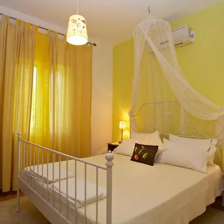 - Lemon - Orange Vila *